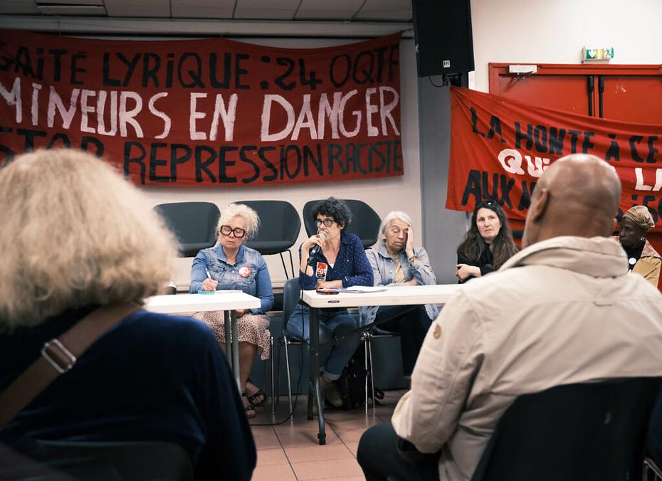 Des intervenantes affiliées à différents syndicats (LO, SUD Éducation, CGT Éducation…) ont pris la parole pour dénoncer le climat répressif ainsi que le racisme systémique dont sont victimes les MNA.