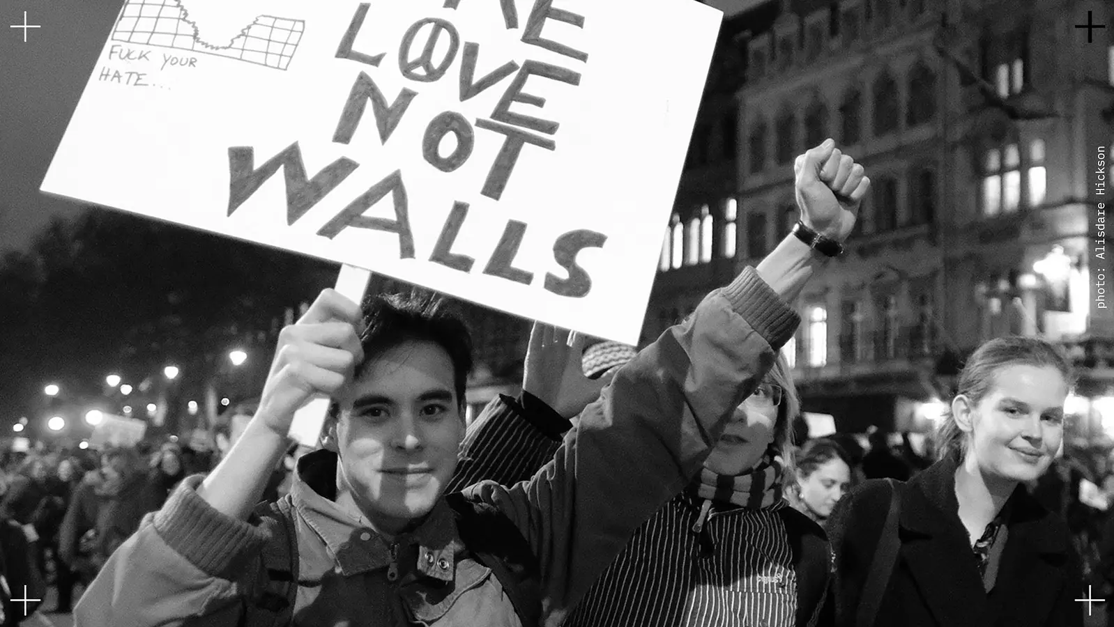 Loi immigration : glissement xénophobe de la droite anglaise et analogie avec la France