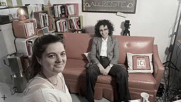 Élisabeth Bouchaud (née Tibi) est une physicienne, actrice et dramaturge française, née le 1er mars 1961 à Tunis. Elle a été salariée du Commissariat à l'énergie atomique et a enseigné à l'École supérieure de physique et de chimie industrielles de la ville de Paris (ESPCI). Depuis 2015, elle dirige le théâtre de la Reine Blanche à Paris. Elle a créé en 2019 le théâtre Avignon-Reine Blanche en Avignon, et l'école de formation de l'acteur La Salle Blanche, avec Florient Azoulay et Xavier Gallais. L'ensemble de ces deux théâtres et de cette école constitue les Scènes Blanches.