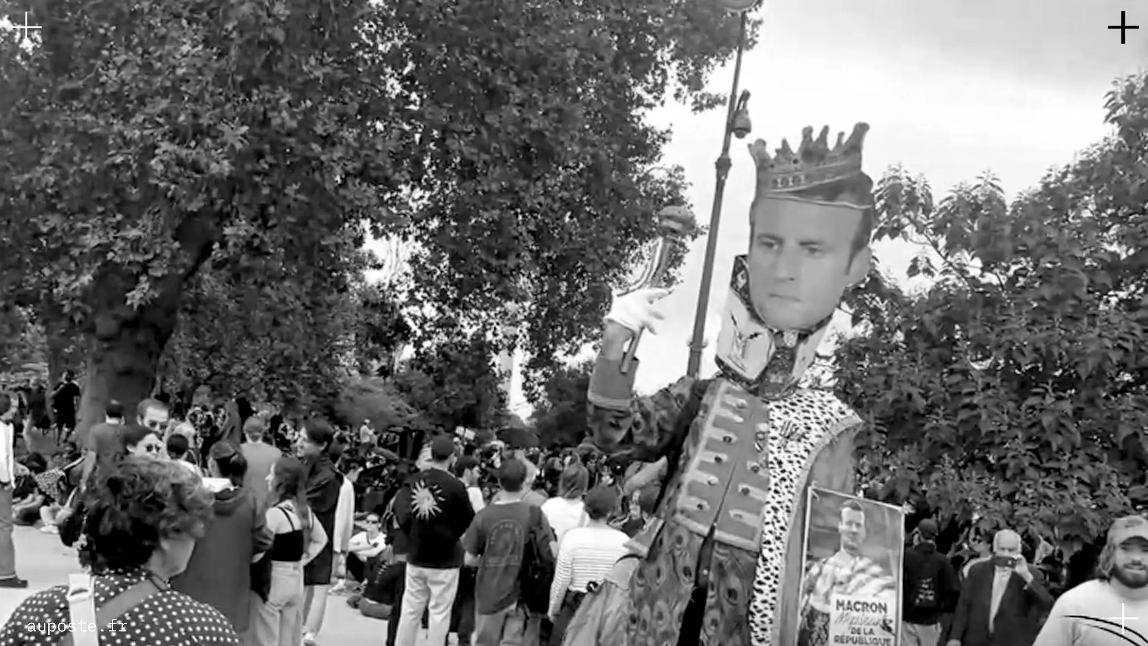 « Macron tu nous casses les urnes »