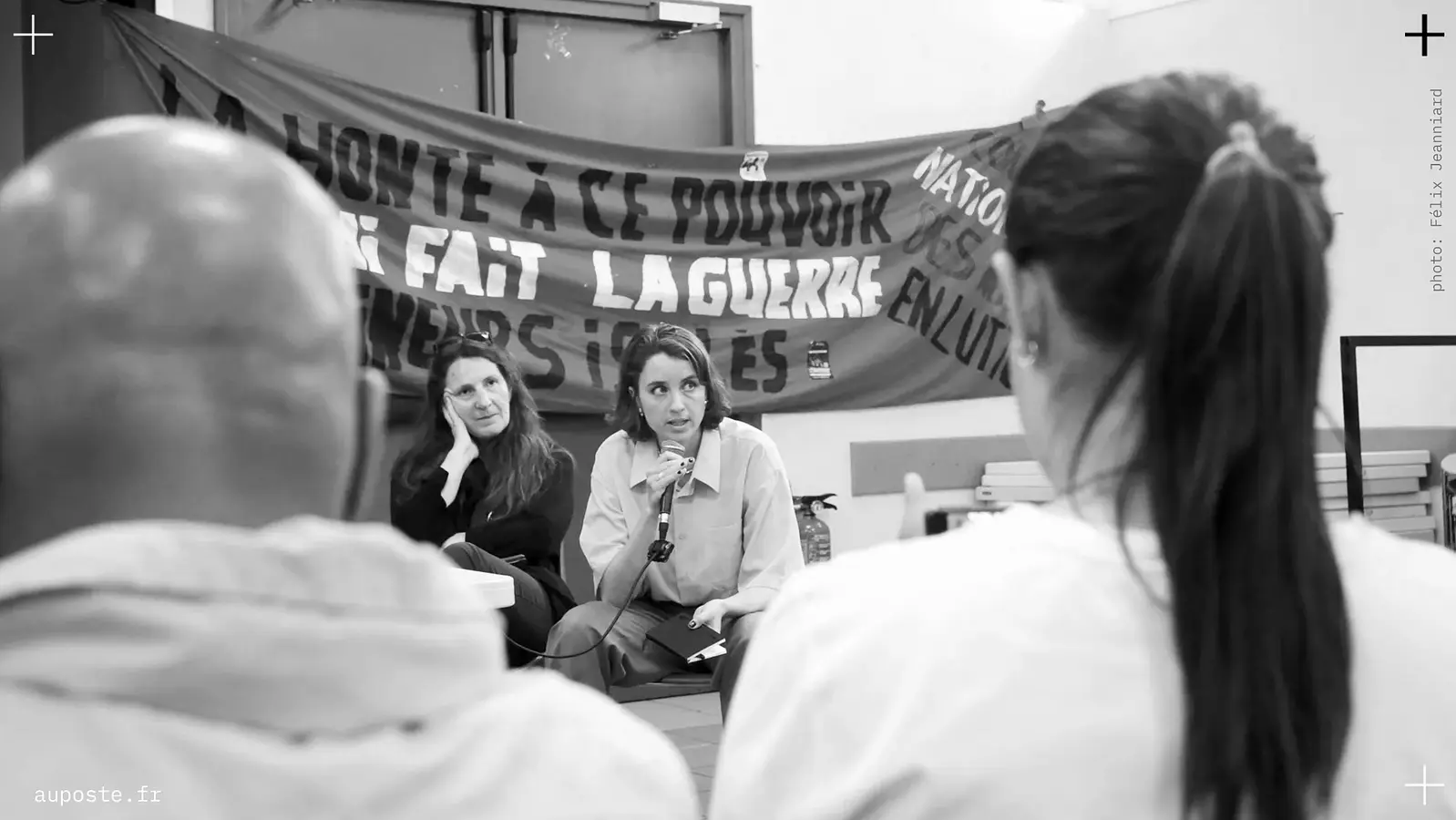 «Ça nous rend fous » : les jeunes de Belleville face aux OQTF